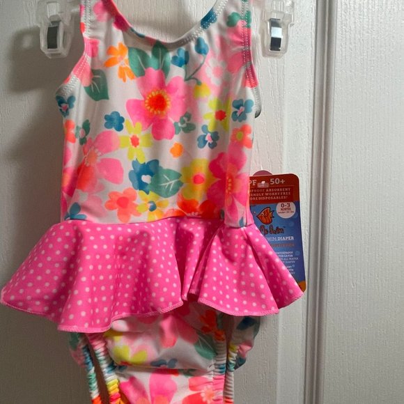 ⭐2 for 15⭐ Baby girl Swimsuit with swim diaper size 0-3 months - Picture 1 of 3